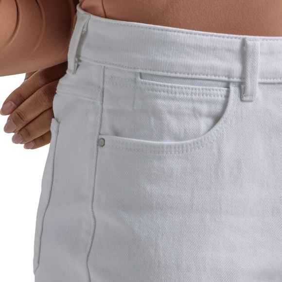 NWT Wrangler Women's High-Rise Rodeo Straight Leg Crop Jean White - Picture 4 of 11